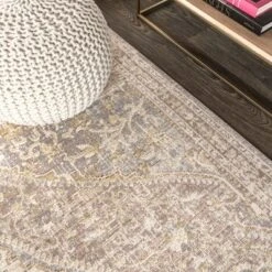 Petras Modern Ornate Medallion Area Rug - JONATHAN Y -Decor Vista GUEST 12916a88 ed59 4644 a072 572e68cec060