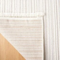 Camden CAD654 Power Loomed Area Rug - Safavieh -Decor Vista GUEST 1803b118 f804 42b8 9345 dc1a521314f1