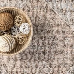 NuLOOM Rosia Traditional Persian Tasseled Area Rug 15 NuLOOM Rosia Traditional Persian Tasseled Area Rug -Decor Vista GUEST 2091c947 c5f5 4b36 a027 8774b3bb3600