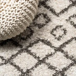Algaida Moroccan Diamond Shag Area Rug - JONATHAN Y -Decor Vista GUEST 3c83c42b 62b0 4e2e a30c 0c7f27cfb705