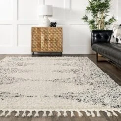 NuLOOM Bria Moroccan Diamond Tassel Area Rug -Decor Vista GUEST 42722046 6824 4c87 8280 91a0091bc022