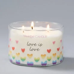 18oz Pride 3-Wick Candle Hearts - Yankee Candle -Decor Vista GUEST 7f993545 6fa9 40b7 bc12 490f67a5ae30