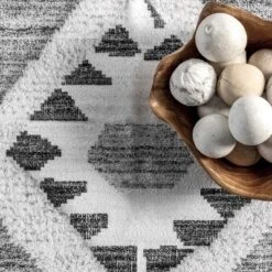 NuLOOM Arie Diamond Machine Washable Area Rug -Decor Vista GUEST 939630e7 8ec5 44a4 9bbc dc7a8d1dd6ae