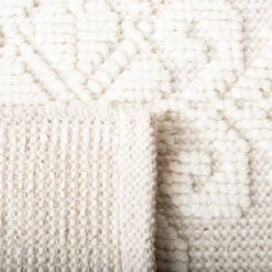 Freddie Medallion Woven Rug - Safavieh -Decor Vista GUEST a7c7e4b4 2e04 453d 8965 21c59b1abf98