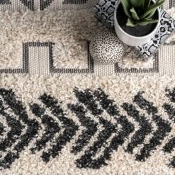 NuLOOM Zuri Shaggy Banded Area Rug 13 NuLOOM Zuri Shaggy Banded Area Rug -Decor Vista GUEST ae88a812 8178 4ccf adfb 1cef34588c20