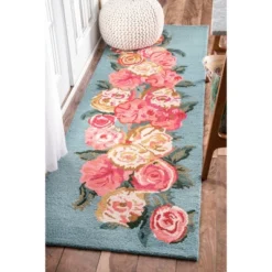 Hand Hooked Rose Bouquet Area Rug - NuLOOM