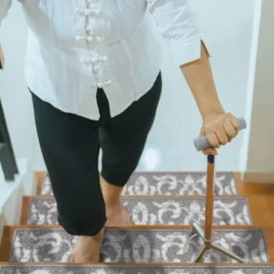 Sussexhome Floral Collection Anti-Slip Carpet Stair Treads, 9" X 28" -Decor Vista GUEST bd8a781b 1aa8 4597 94a0 6d978c285ce8