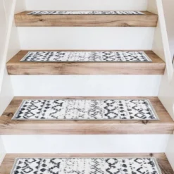World Rug Gallery Distressed Bohemian Non-Slip Stair Treads -Decor Vista GUEST dbde65c3 cb7d 4b72 80a3 e68bee011c1b