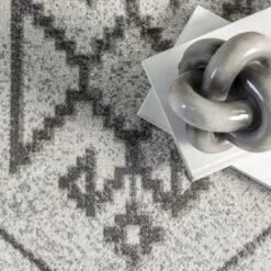 NuLOOM Kyleigh Machine Washable Southwestern Area Rug -Decor Vista GUEST f02aa015 0a15 4261 a394 09c118325965