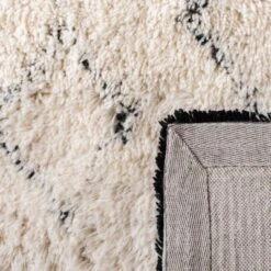 Rosalina Rug Ivory/Black - Safavieh -Decor Vista GUEST f850f197 6264 4f50 8725 b58a0471fa37