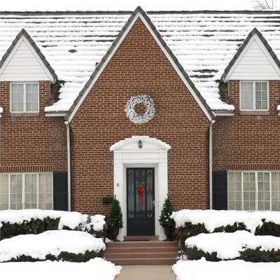 Vickerman Artificial Flocked Snow Ridge Wreath 4 Vickerman Artificial Flocked Snow Ridge Wreath - Image 2