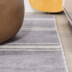 Bande Distressed Ticking Stripe Machine-Washable Area Rug - JONATHAN Y -Decor Vista GUEST fda06c3f f32f 462e a086 b3a3f12b27a1